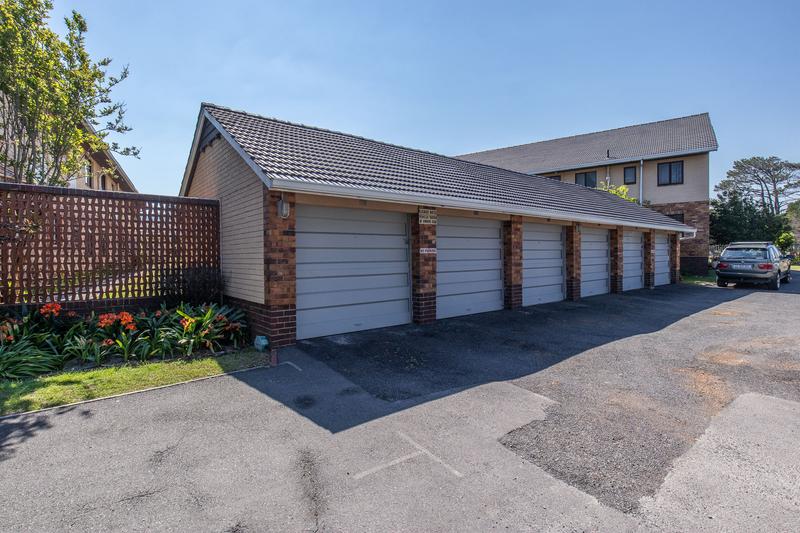 2 Bedroom Property for Sale in Bergvliet Western Cape